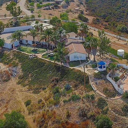 Private Home On 10 Acres - Heated Salt Pool & Jacuzzi, Mountain & City Views, Horseshoes, Basketball, Bbq, Golf Putting, Foosball, Croquet, Bose Stereo, White Cotton Bedding - Hilltop Hacienda, Pool Heat Optional Jamul Kültér fotó