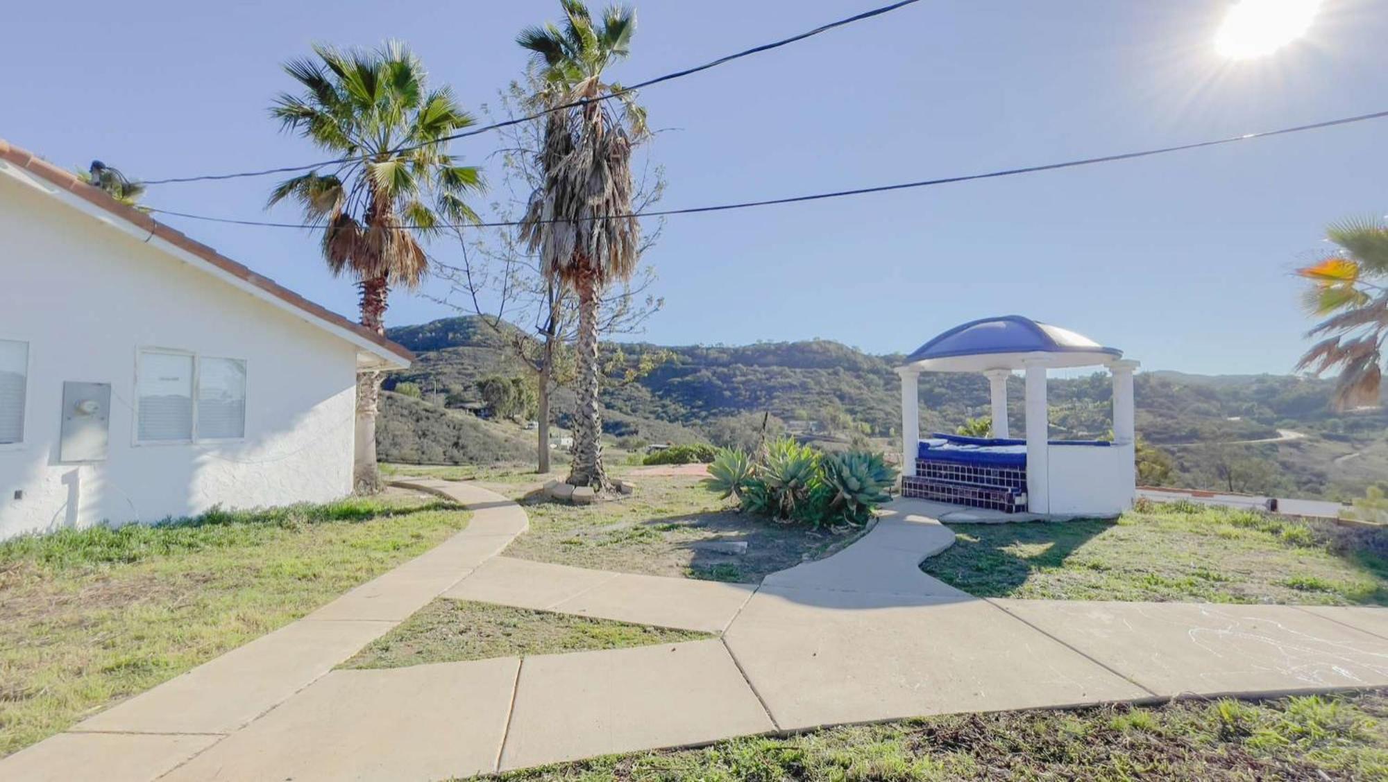 Private Home On 10 Acres - Heated Salt Pool & Jacuzzi, Mountain & City Views, Horseshoes, Basketball, Bbq, Golf Putting, Foosball, Croquet, Bose Stereo, White Cotton Bedding - Hilltop Hacienda, Pool Heat Optional Jamul Kültér fotó