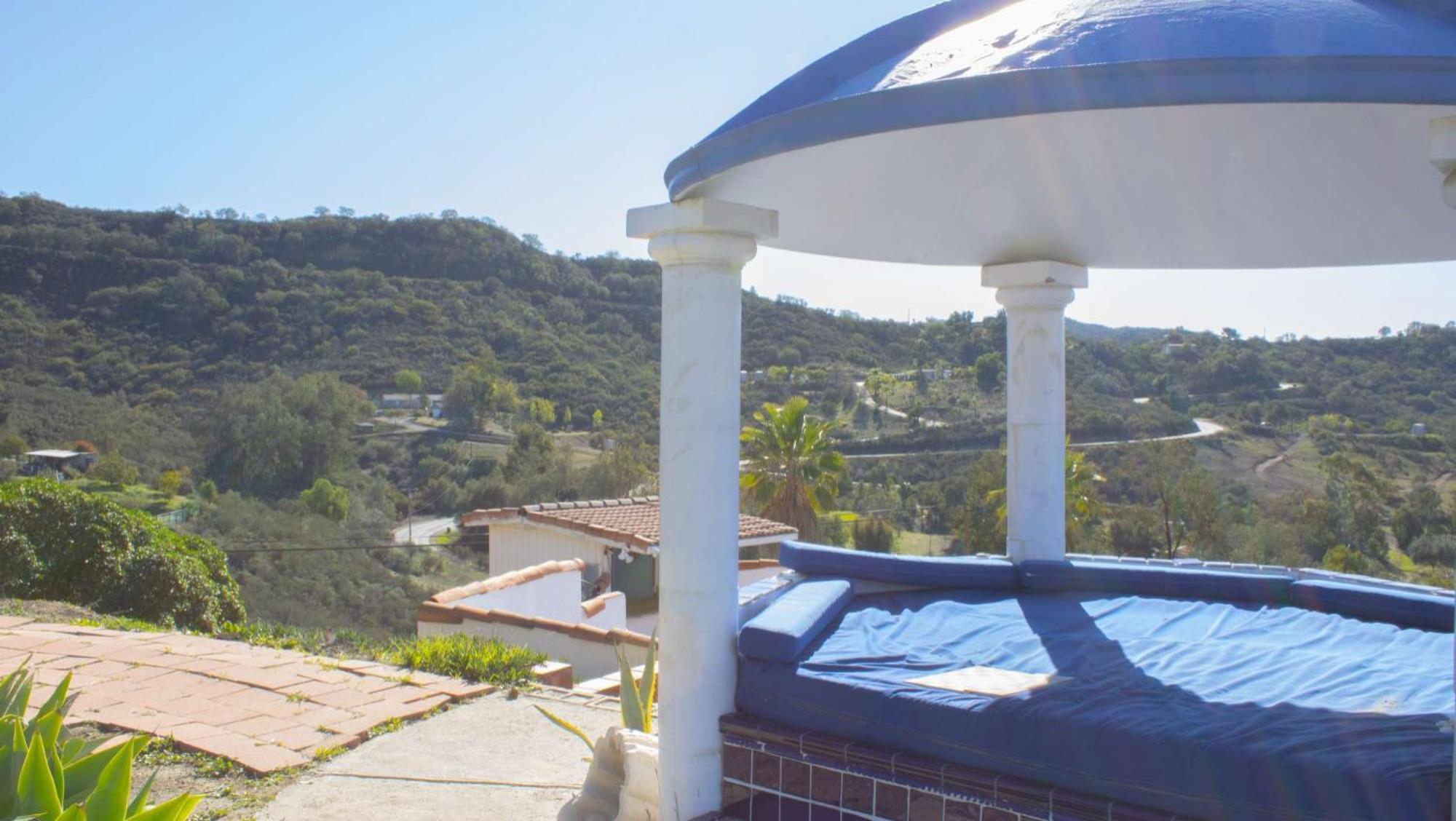 Private Home On 10 Acres - Heated Salt Pool & Jacuzzi, Mountain & City Views, Horseshoes, Basketball, Bbq, Golf Putting, Foosball, Croquet, Bose Stereo, White Cotton Bedding - Hilltop Hacienda, Pool Heat Optional Jamul Kültér fotó