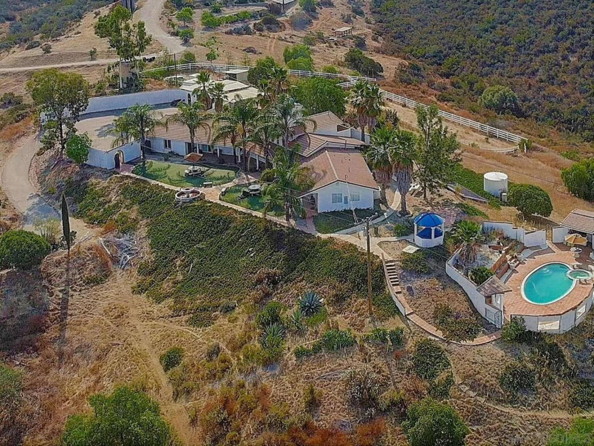 Private Home On 10 Acres - Heated Salt Pool & Jacuzzi, Mountain & City Views, Horseshoes, Basketball, Bbq, Golf Putting, Foosball, Croquet, Bose Stereo, White Cotton Bedding - Hilltop Hacienda, Pool Heat Optional Jamul Kültér fotó