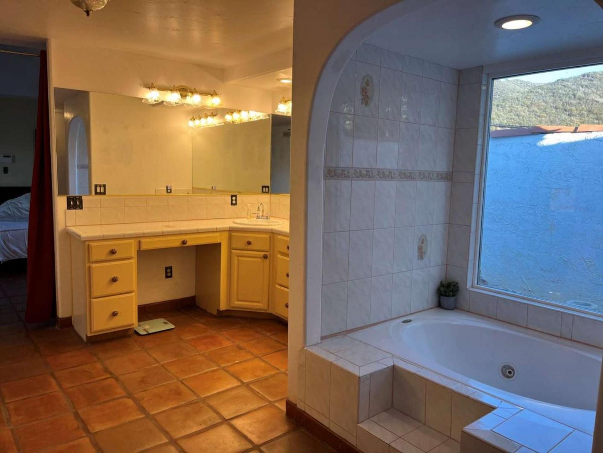 Private Home On 10 Acres - Heated Salt Pool & Jacuzzi, Mountain & City Views, Horseshoes, Basketball, Bbq, Golf Putting, Foosball, Croquet, Bose Stereo, White Cotton Bedding - Hilltop Hacienda, Pool Heat Optional Jamul Kültér fotó