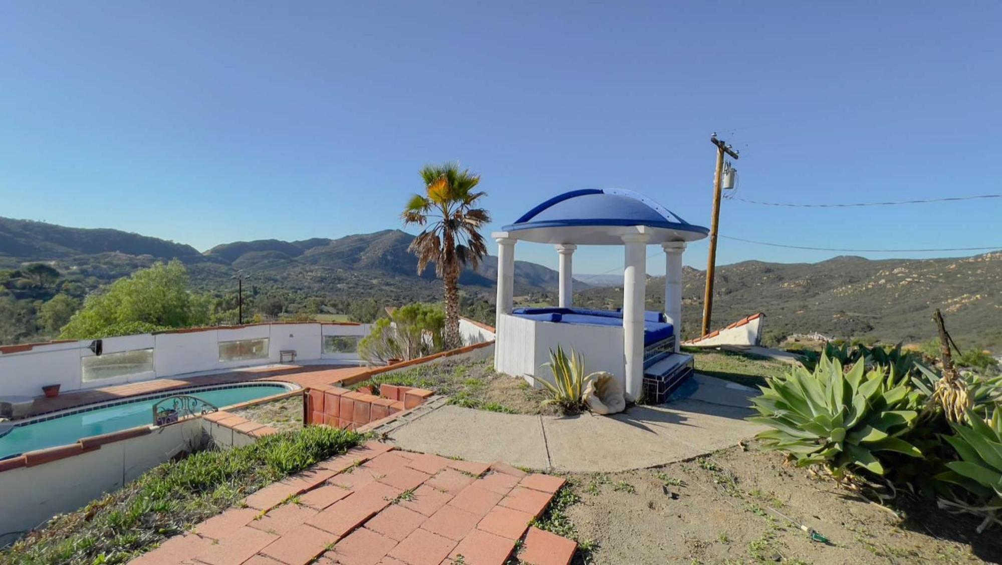 Private Home On 10 Acres - Heated Salt Pool & Jacuzzi, Mountain & City Views, Horseshoes, Basketball, Bbq, Golf Putting, Foosball, Croquet, Bose Stereo, White Cotton Bedding - Hilltop Hacienda, Pool Heat Optional Jamul Kültér fotó