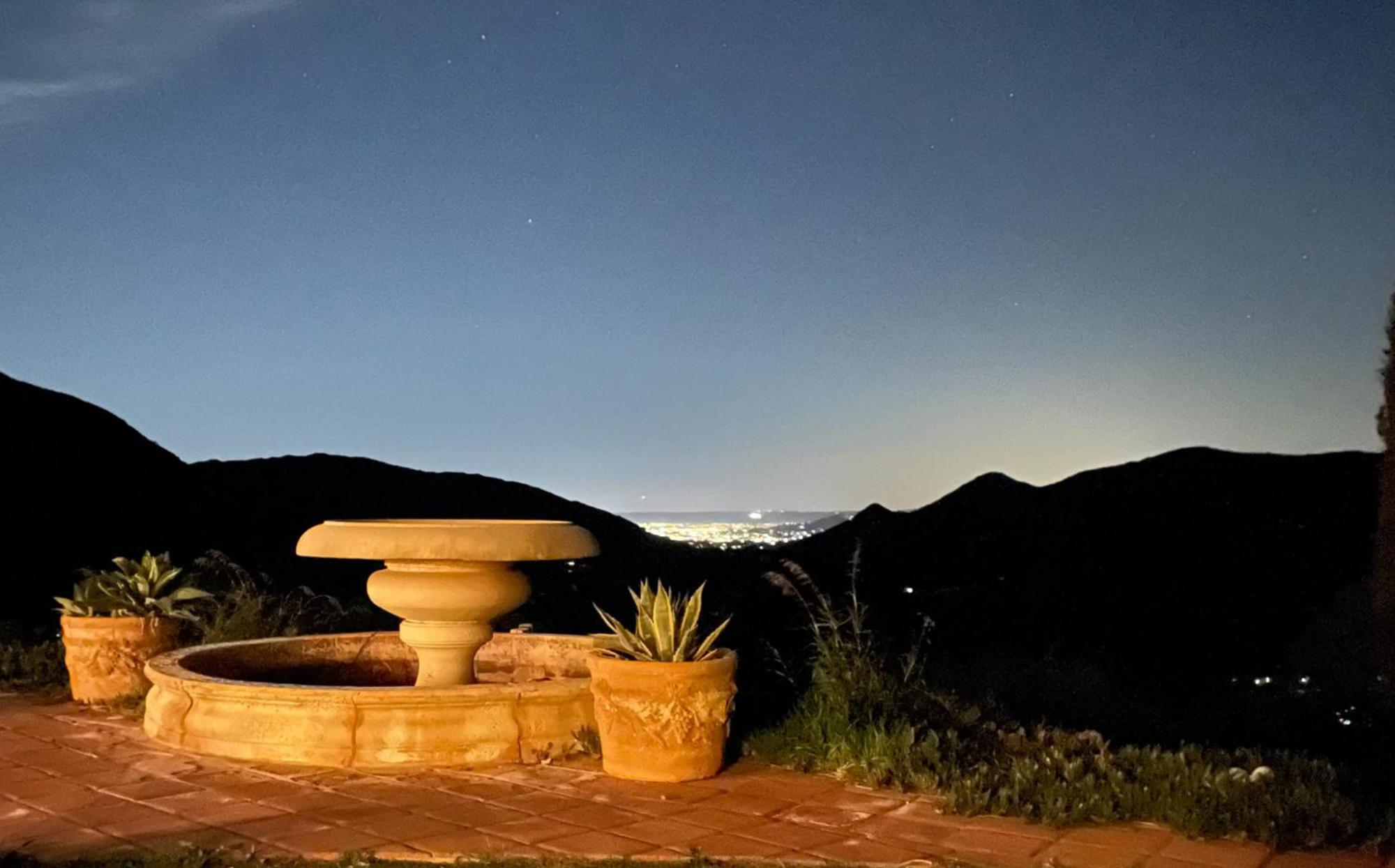 Private Home On 10 Acres - Heated Salt Pool & Jacuzzi, Mountain & City Views, Horseshoes, Basketball, Bbq, Golf Putting, Foosball, Croquet, Bose Stereo, White Cotton Bedding - Hilltop Hacienda, Pool Heat Optional Jamul Kültér fotó